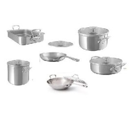 Cast stainless steel Cocotte with dome lid